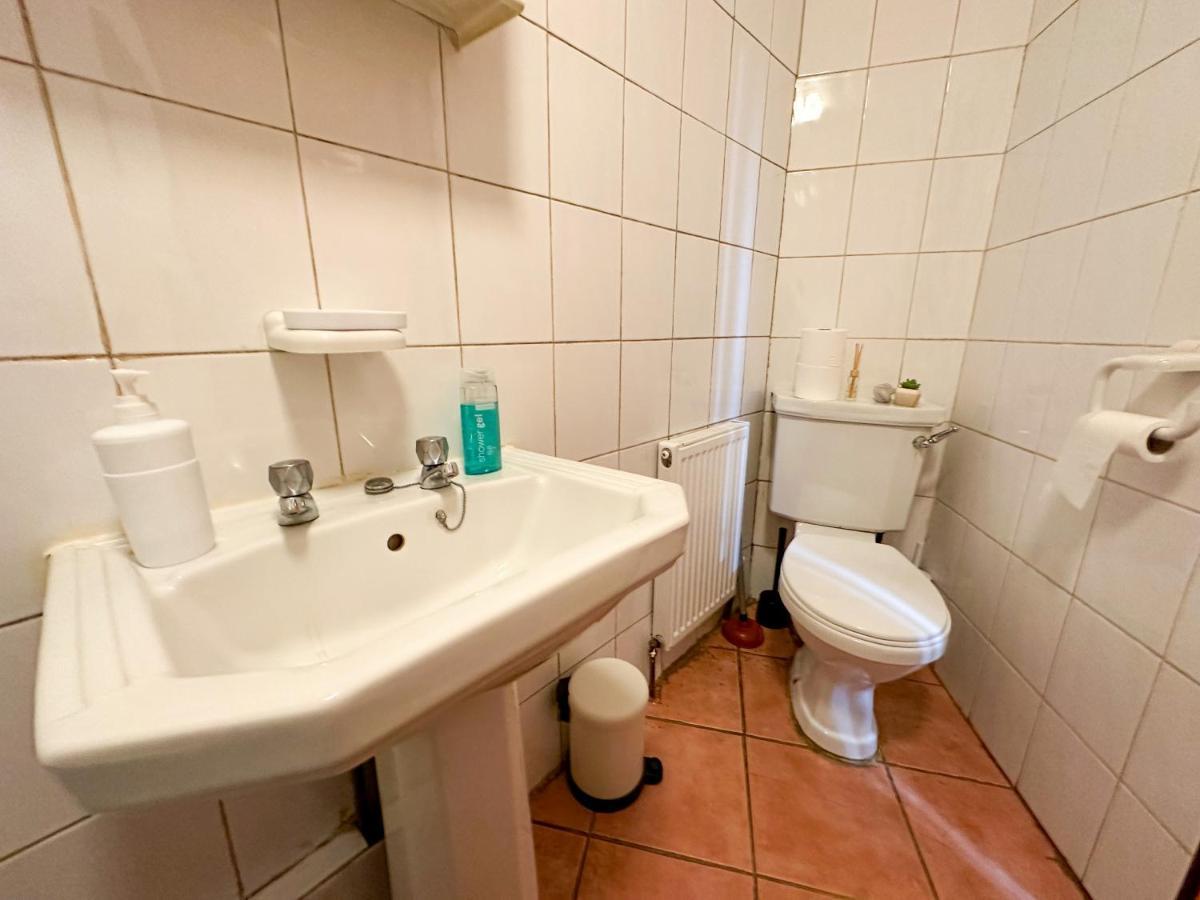 210 Coldharbour Lane Apartment Лондон Екстериор снимка