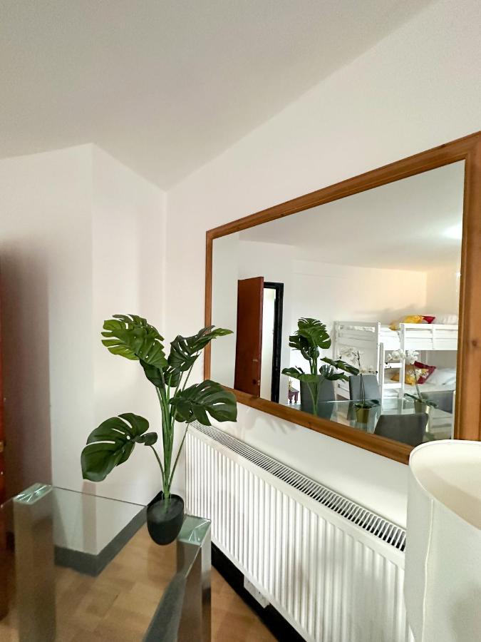 210 Coldharbour Lane Apartment Лондон Екстериор снимка