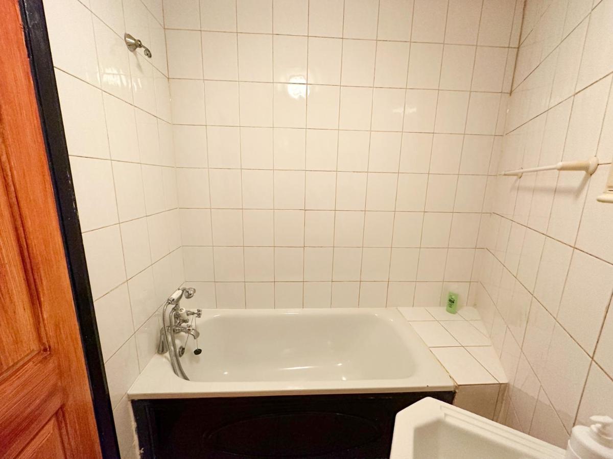 210 Coldharbour Lane Apartment Лондон Екстериор снимка